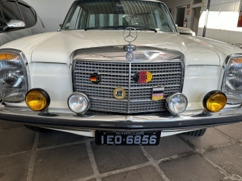 1971 MERCEDES BENS 230 Sedan